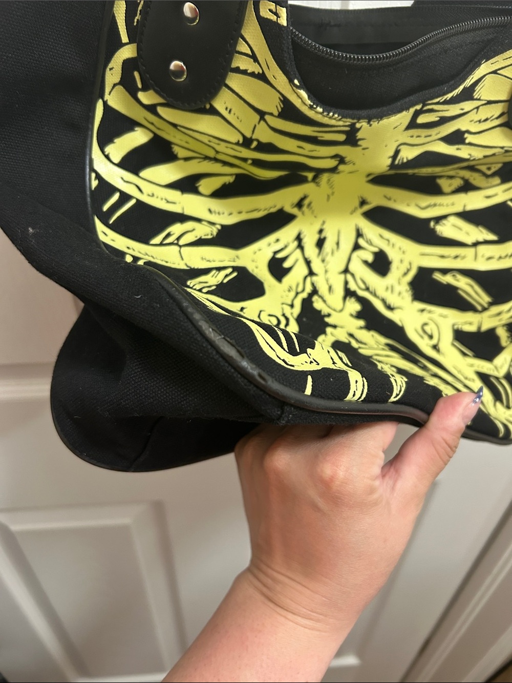 🩻Glow In The Dark Ribcage Shoulder Bag 🩻 - Picture 5 of 7